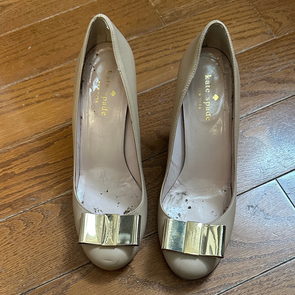 Kate Spade Tan Heels with Gold Bow Accent